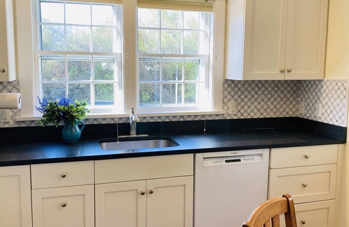 Nantucket Town Cottage | BEAUTIFUL COTTAGE on ORANGE ST, WALK TO MAIN STREET!