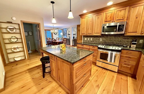 Winhall Cottage | Beautiful Cottage with Hot-tub in Winhall, Vermont