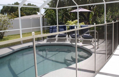 Gulf Gate Estates House | Beautiful, Cozy Home 5 mins to Siesta Key! Heated Pool;Walk to Restaurants/Shops