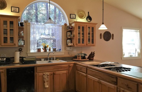 Pinetop House | Beautiful Custom Cabin in Pinetop CC 3 BR, 2 Lofts, 3-1/2 BA, 35' Deck, Private!