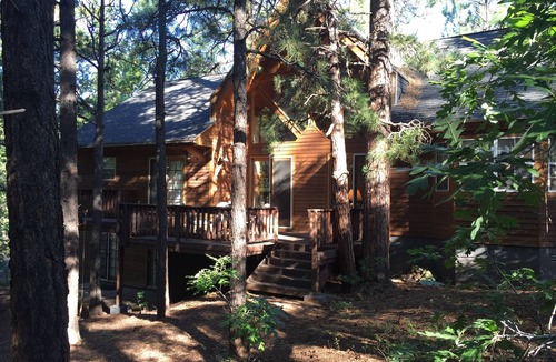 Pinetop House | Beautiful Custom Cabin in Pinetop CC 3 BR, 2 Lofts, 3-1/2 BA, 35' Deck, Private!