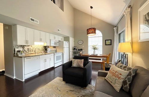 Table Rock Condo | Beautiful Family Friendly Private Condo with Indoor & Outdoor pools. Marina.