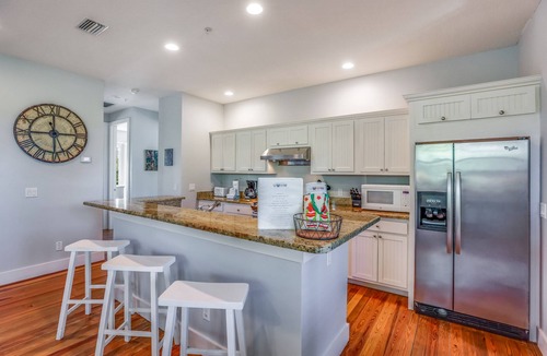 Anna Maria Cottage | Beautiful Guest House Near the Beach with Private Pool!