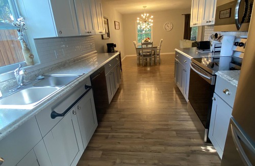 South Gate Ridge House | Beautiful home close to beaches and amenities