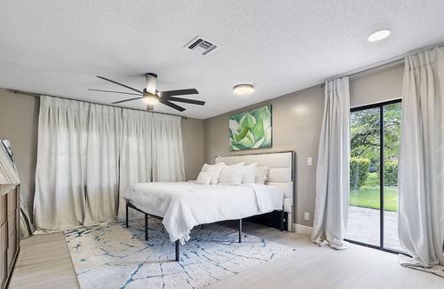 Coral Springs House | Beautiful Newly renovated large outdoor space areas