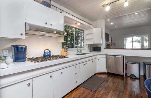 Summerland House | Beautiful Ocean View Superb Home Summerland Lillie by the Sea