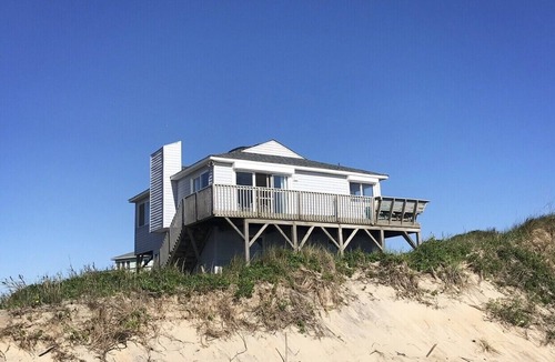 South Nags Head House | Beautiful oceanfront beach cottage in South Nags Head