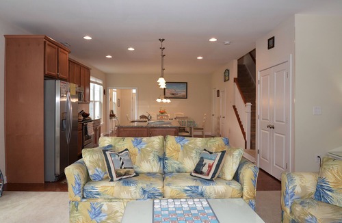 Rehoboth Beach House | Beautiful Rehoboth Beach Townhouse w/Pool Sleeps 8