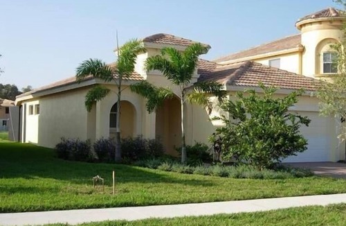 Estero Villa | Beautiful South Facing Villa on Lake