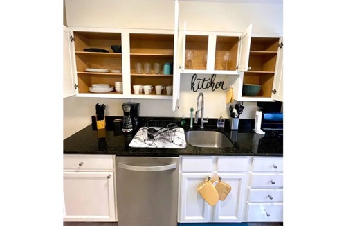 Towson House | Beautiful Townhome Minutes from Downtown Towson