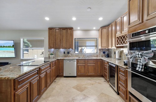 Naples Park House | Beautiful Updated Home w/heated pool/spa - 5 min from the beach