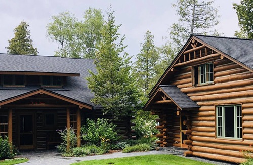 Walloon Lake Cottage | Beautiful Walloon Lake Cottage with Guest House
