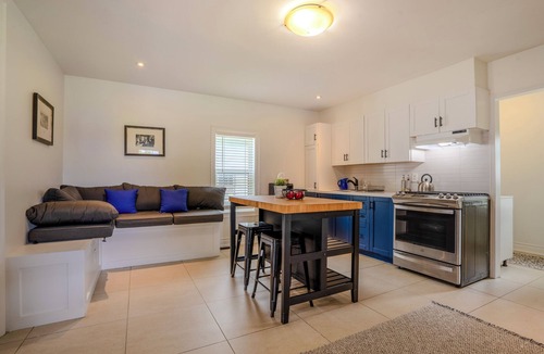 Vaughan House | Beautifully Fully Furnished 2 Bed 1 Bath Bungalow - on 2.5 Acres