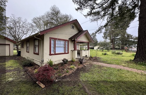 Boonville House | Beautifully Refurbished Wine Country Gem