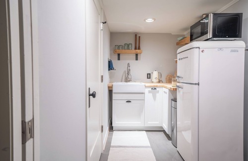 Southeast Magnolia Apartment | Beautifully-remodeled lower level of a Craftsman home in the coveted Magnolia.