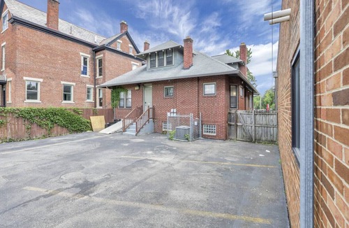 Merion Village House | Beautifully renovated brick home one block from German Village