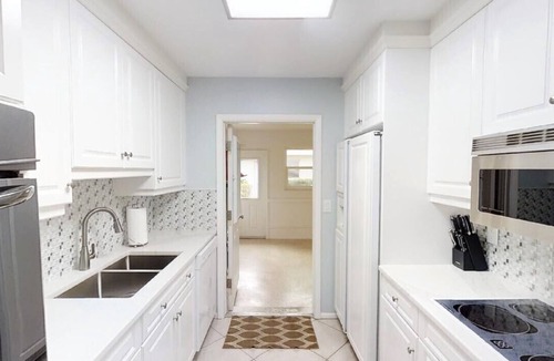 Siesta Key Villa | Beautifully Updated Villa Directly on Crescent Beach