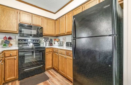 Banner Elk Villa | Beech Mountain Basecamp with Pool & Hot Tub