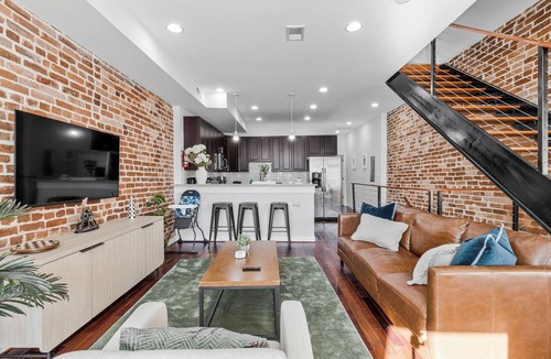 Bloomingdale Condo | "Bella Vista" Home for 12 Guests with Rooftop View over the Capitol