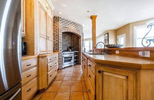 North Snyderville Basin House | Bella Vista | Sleeps 21 · Hot Tub · Mountain Views