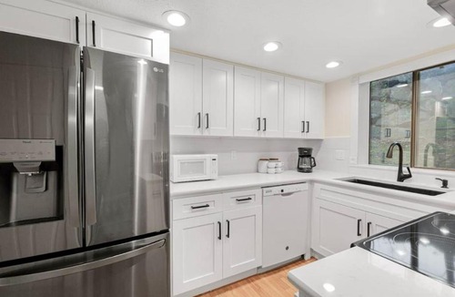 Northwest Bellevue Apartment | Bellevue Modern Luxe Townhouse near DT 520 I405