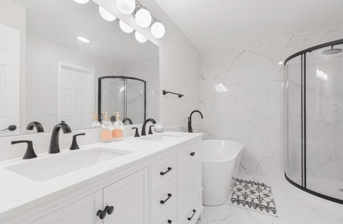 Northwest Bellevue Apartment | Bellevue Modern Luxe Townhouse near DT 520 I405