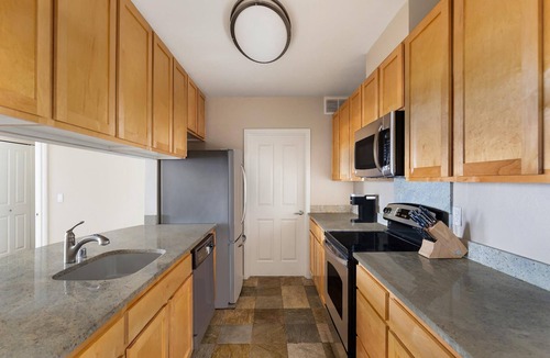 Northwest Bellevue Apartment | Bellevue Spacious 2BD 2BA Apartment