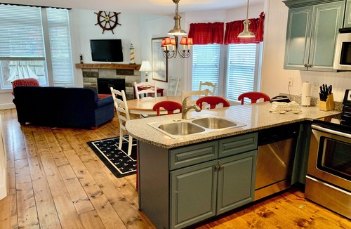 Branson Cottage | Best Family Resort in Branson! 2BDR Cottage in Stormy Point Village.