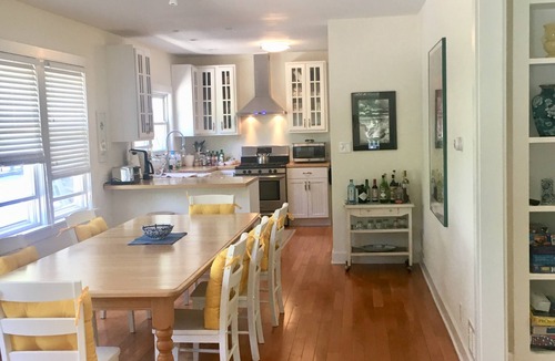 Union Pier Cottage | Best location-Room for all. Steps to the beach easy stroll to town. Private yard