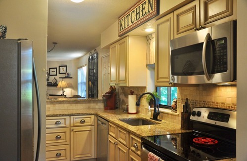 Table Rock Condo | "Best of The Pointe" 7 Night Discount~Walk-In Unit~Golf~Pickleball~Indoor Pool