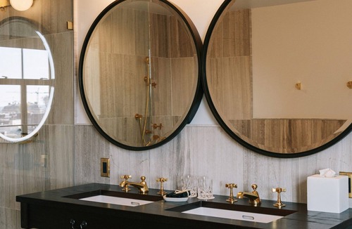Adams Morgan Hotel | Best Value, Quality Stay! Rooftop Terrace with Iconic Views of DC!