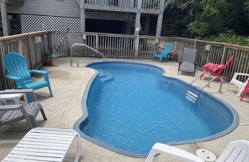 Tuckahoe House | Big Duck Energy: Skip the Traffic! Walk to Beach, Shopping or Restaurants