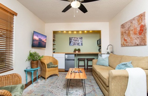 Clarkdale House | Bitter Creek Villa Suite - Hilltop Oasis—hot tub & free kayaking