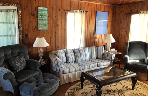 Kitty Hawk Cottage | Blackbeard's Retreat - Historic And Pet Friendly 3 Bedroom Cottage by RedAwning