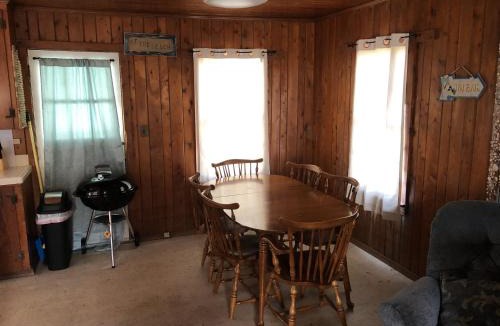 Kitty Hawk House | BlackBeard's Retreat - Historic and Pet Friendly cottage