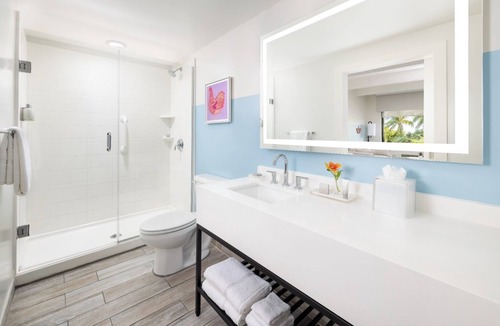 New Town Hotel | Blue Flamingo Resort Key West | 2 Relaxing Ocean View Rooms for Your Stay