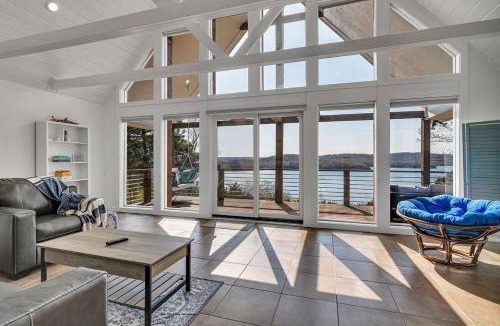Blue Eye House | Blue Moon Cottage