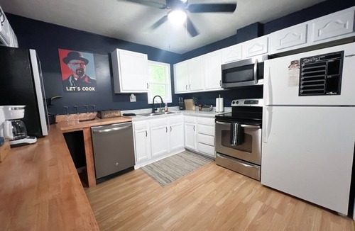 St. Robert Cottage | Bluebird Liberty Cottage