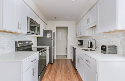 Ballston Apartment | Blueground | Ballston, fitness center, nr Arlington National Cemetery