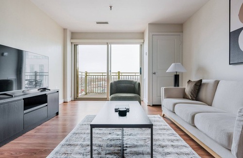 Ballston Apartment | Blueground | Ballston, fitness center, nr Arlington National Cemetery