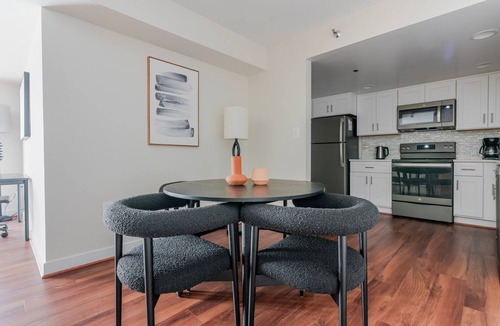 Ballston Apartment | Blueground | Ballston, pool, nr Arlington Park
