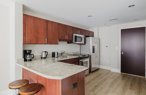George Washington University Apartment | Blueground | Foggy Bottom, pool & gym, nr metro
