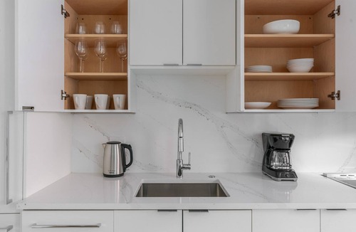 Kalorama Heights Apartment | Blueground | Kalorama Heights, fitness, nr Rock Creek Park