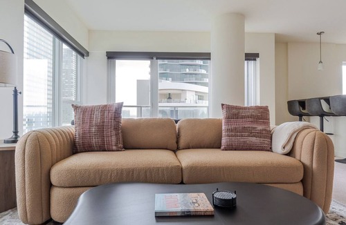 Northwest Bellevue Apartment | Blueground | Northwest Bellevue, rooftop, nr Bellevue Park