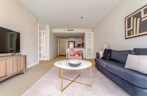Penn Quarter Apartment | Blueground | Penn Quarter, pool, nr National Gallery