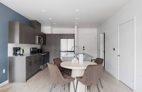 Wilburton Apartment | Blueground | Wilburton, fitness center, nr Bellevue Park