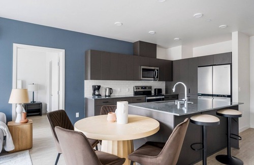 Wilburton Apartment | Blueground | Wilburton, fitness center, nr Bellevue Park