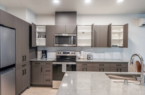 Wilburton Apartment | Blueground | Wilburton, fitness center, nr Bellevue Park
