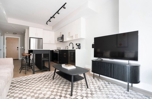 Woodmont Triangle Apartment | Blueground | Woodmont Triangle, pool, nr Cabin John Park