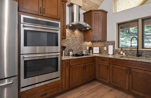 Munds Park Cabin | Bluejay Getaway! A Luxury Cabin in Munds Park Pet Friendly 12 guests